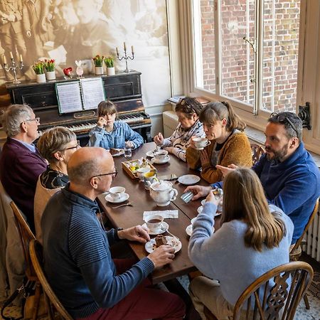 Talbot House Hotel Poperinge Bagian luar foto