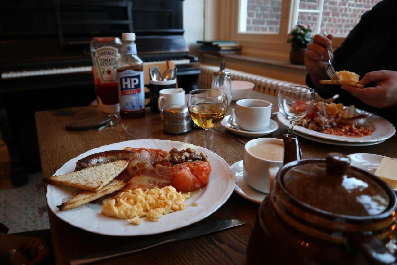 Talbot House Hotel Poperinge Bagian luar foto