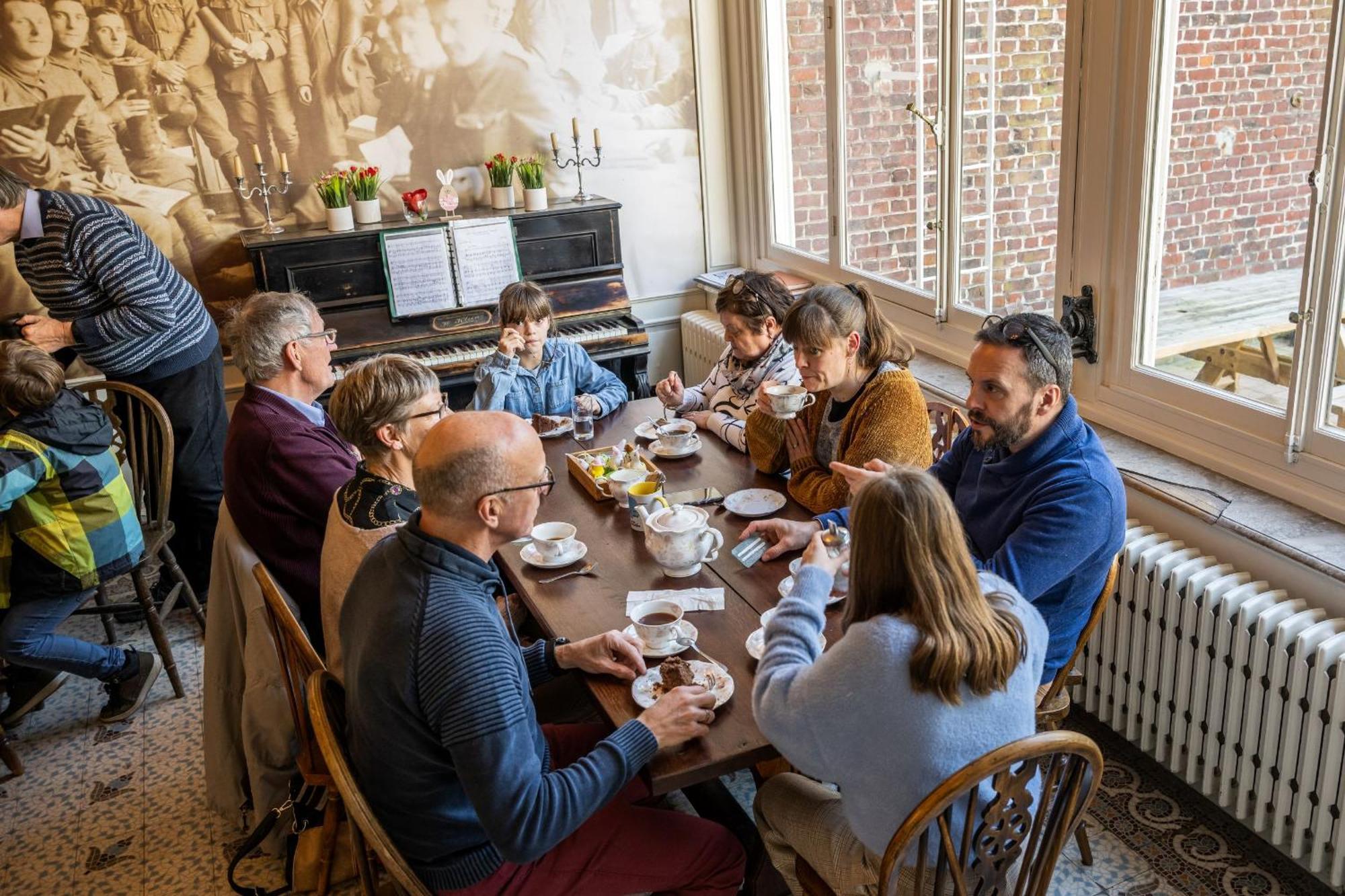 Talbot House Hotel Poperinge Bagian luar foto