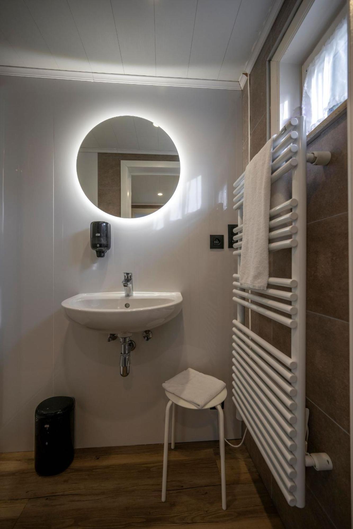 Talbot House Hotel Poperinge Bagian luar foto